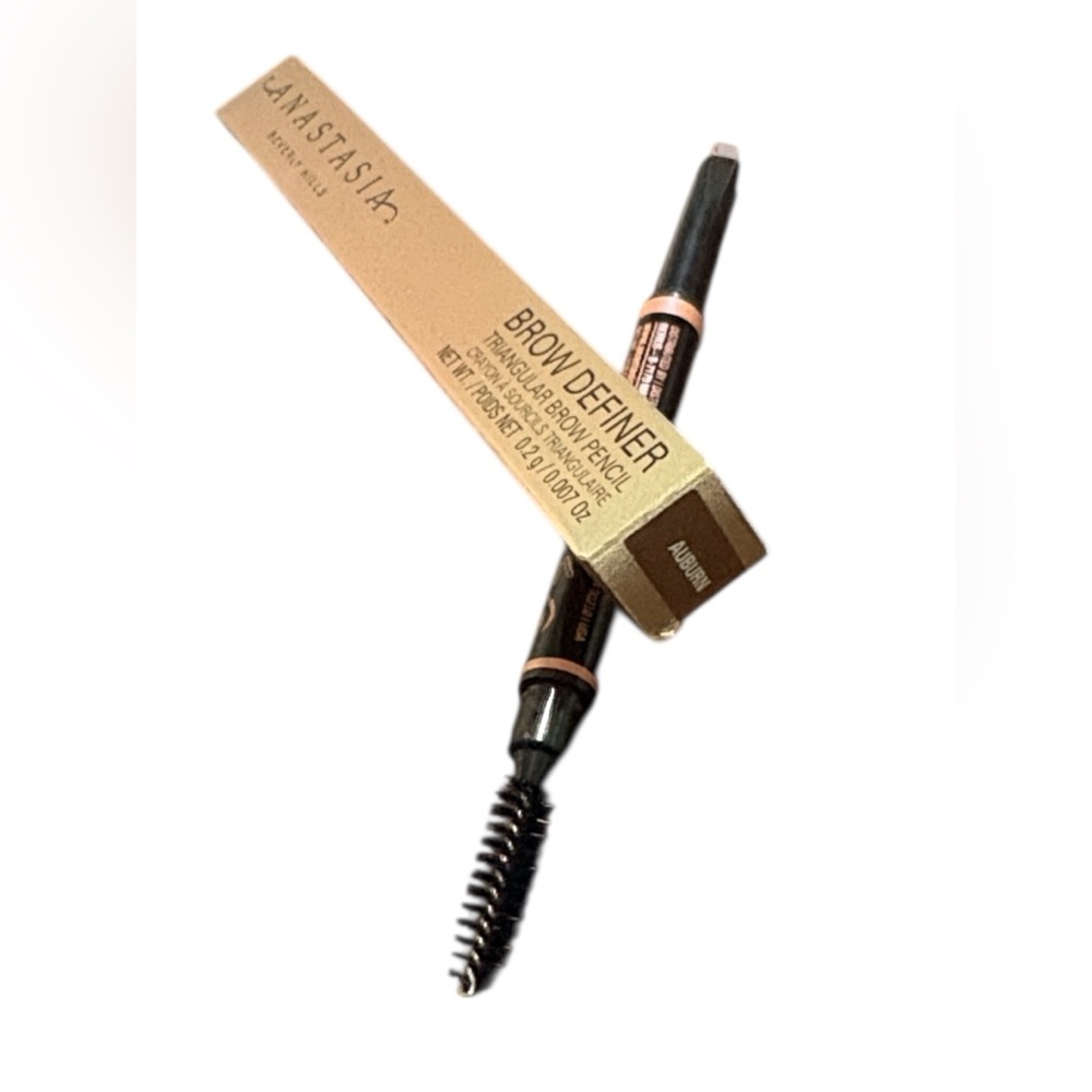 Anastasia Beverly Hills Brow Definer triangular Pencil - Auburn. New shade